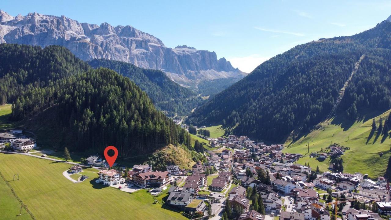 Garni Hotel Bel Vert Selva di Val Gardena Luaran gambar