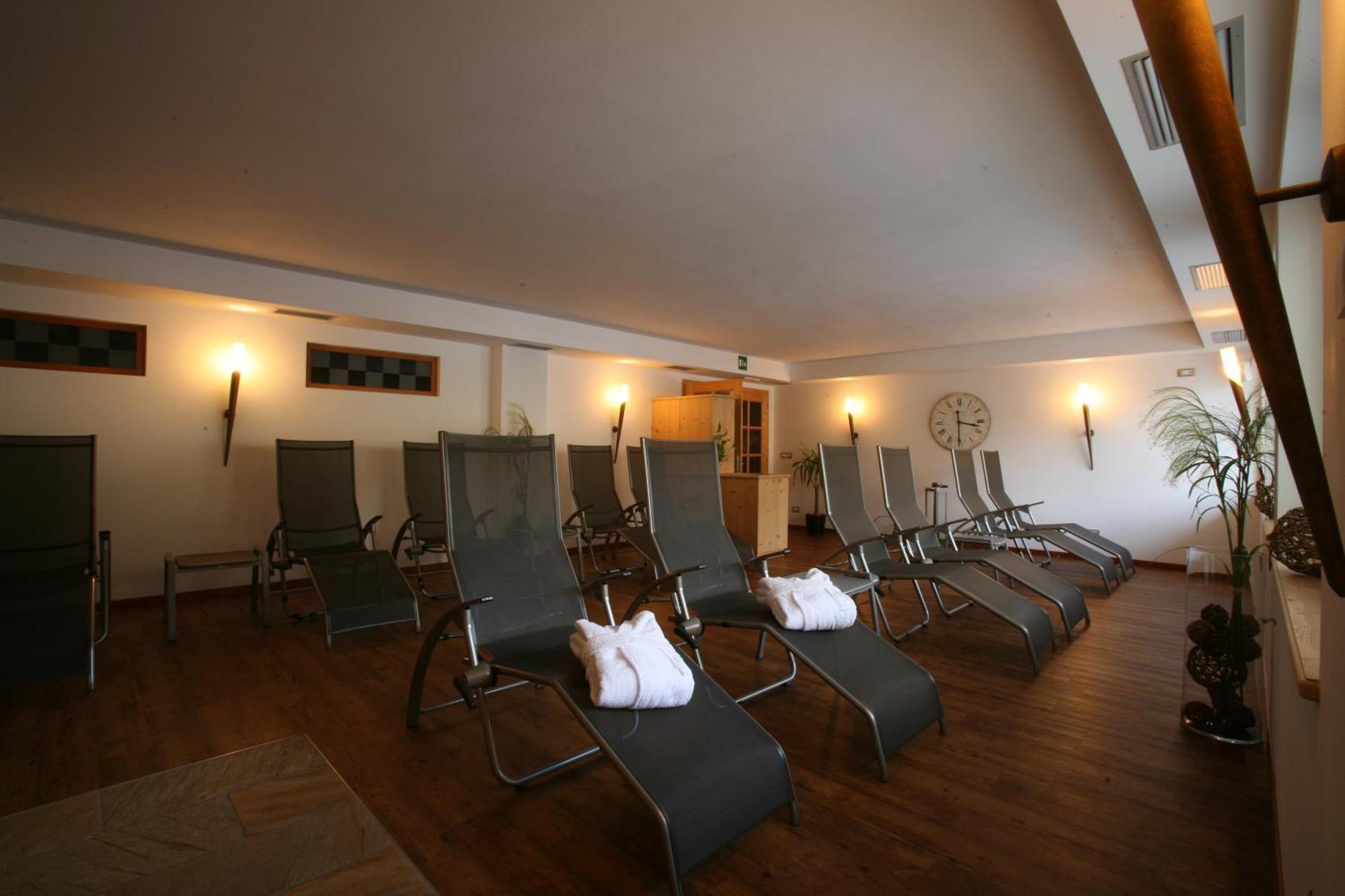 Garni Hotel Bel Vert Selva di Val Gardena Luaran gambar
