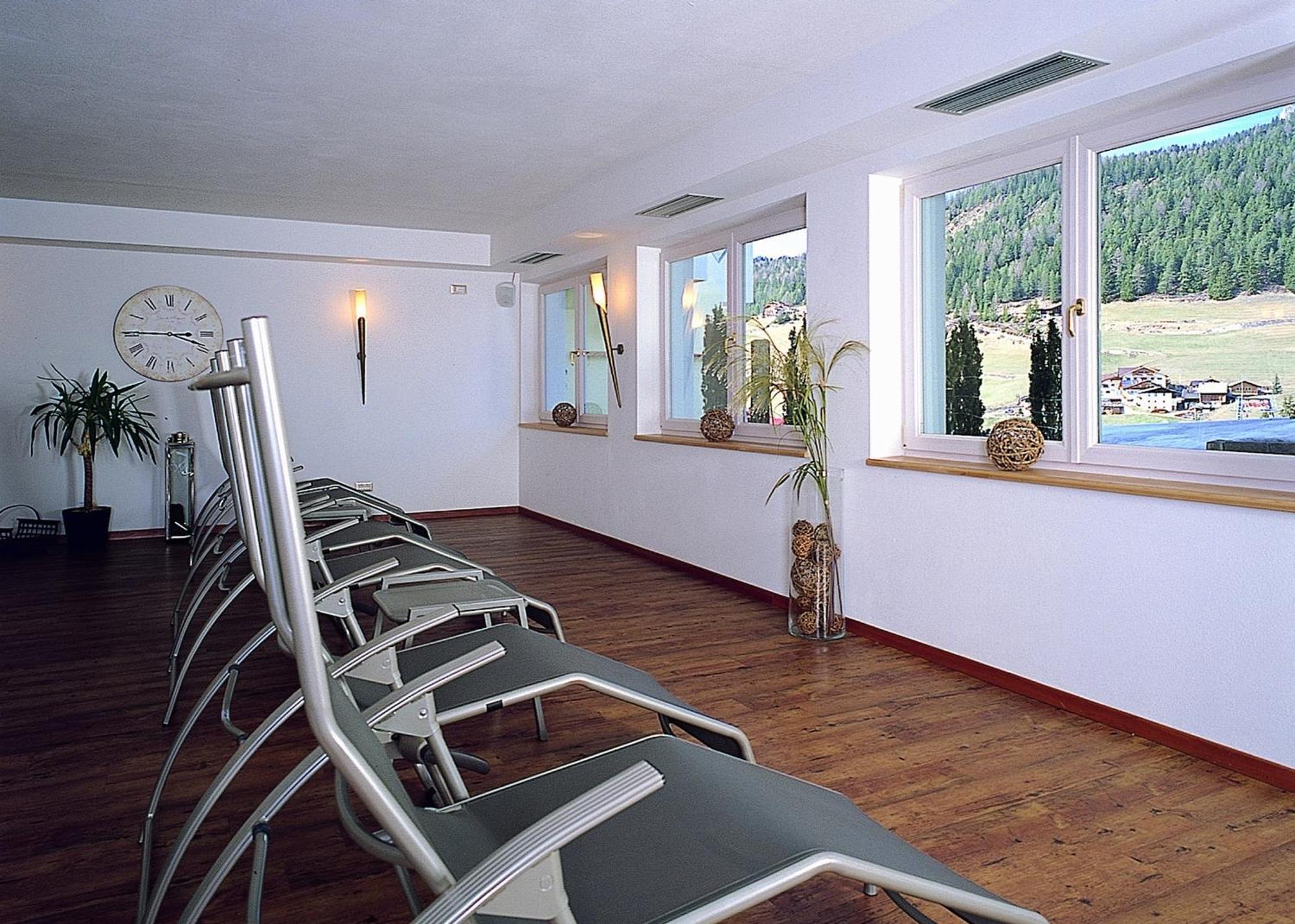 Garni Hotel Bel Vert Selva di Val Gardena Luaran gambar