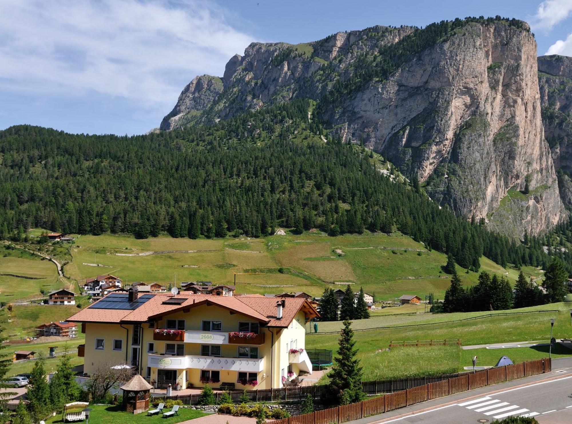 Garni Hotel Bel Vert Selva di Val Gardena Luaran gambar