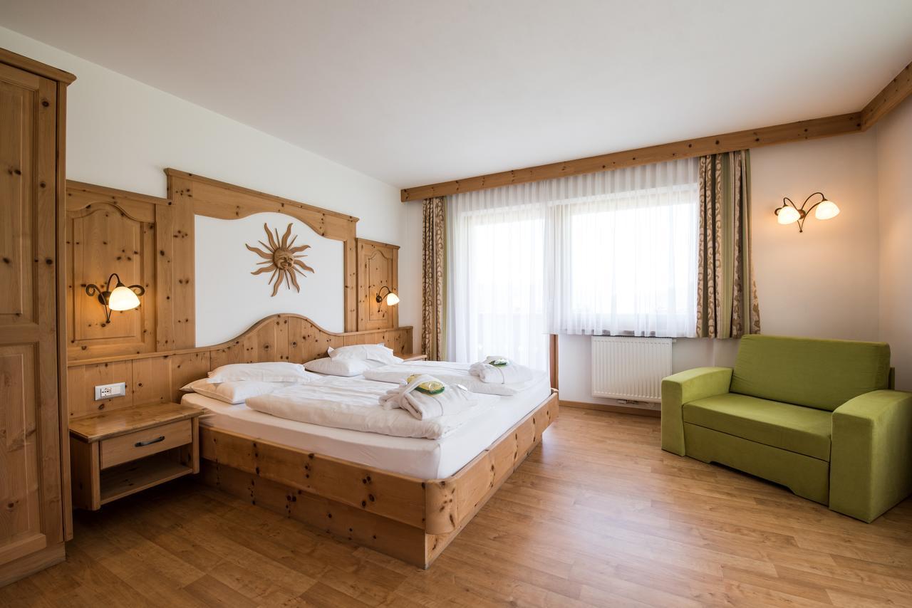 Garni Hotel Bel Vert Selva di Val Gardena Luaran gambar