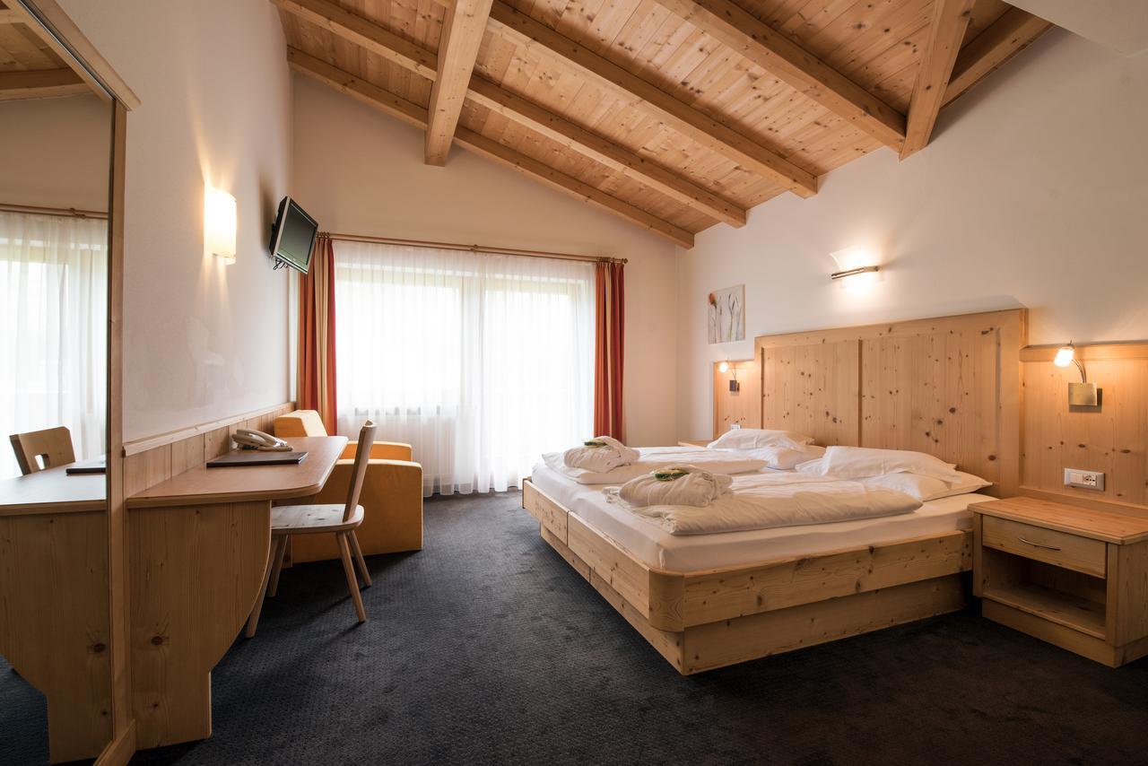 Garni Hotel Bel Vert Selva di Val Gardena Luaran gambar